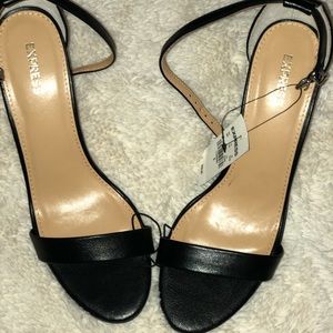 Express strapped heel